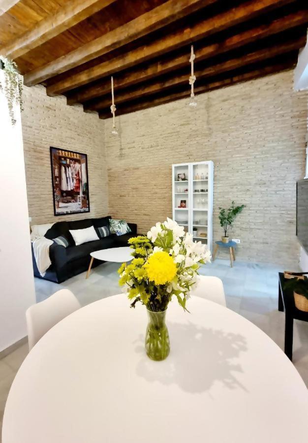 Hostfy Mercado De Triana Sevilla Buitenkant foto