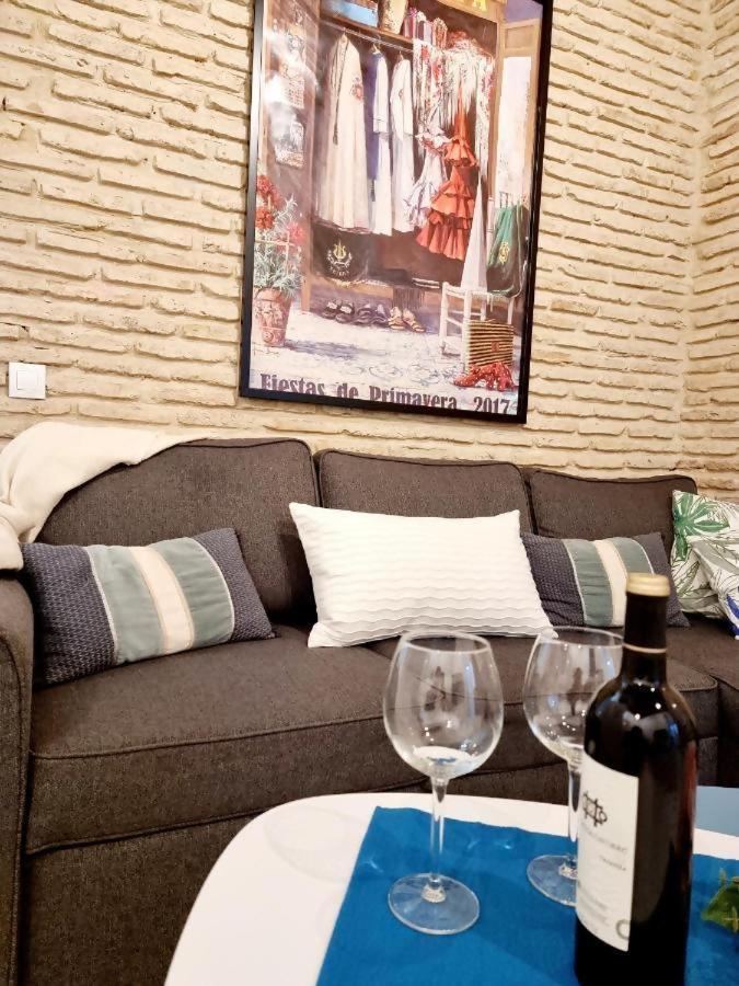 Hostfy Mercado De Triana Sevilla Buitenkant foto