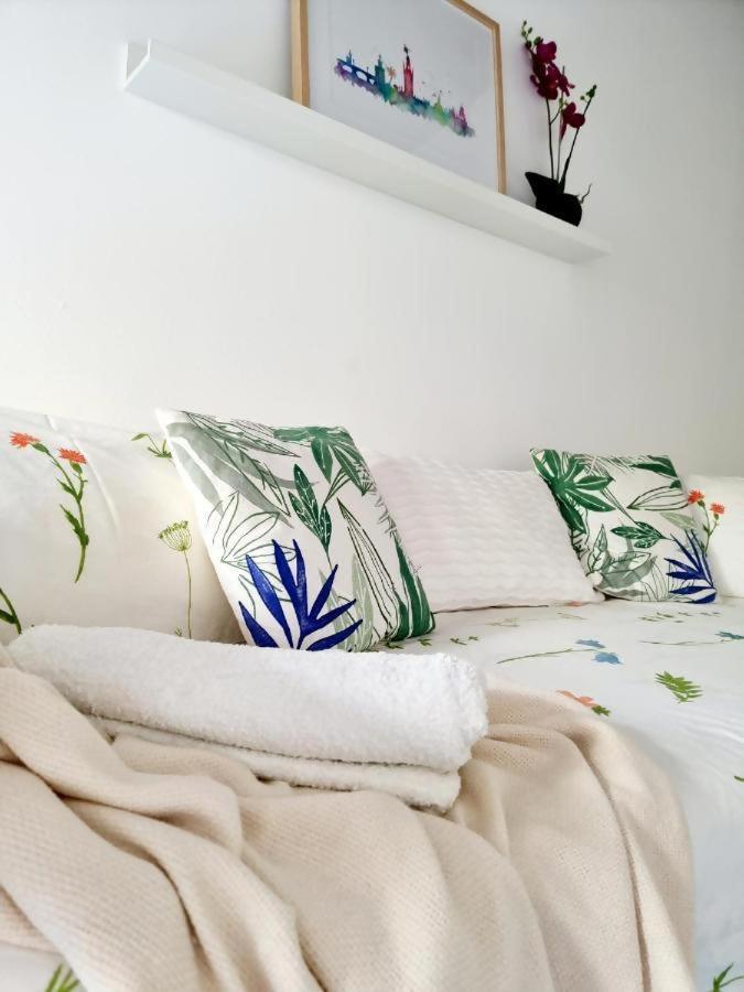 Hostfy Mercado De Triana Sevilla Buitenkant foto