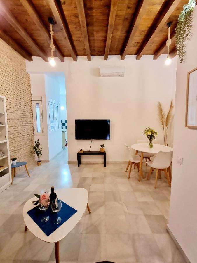Hostfy Mercado De Triana Sevilla Buitenkant foto